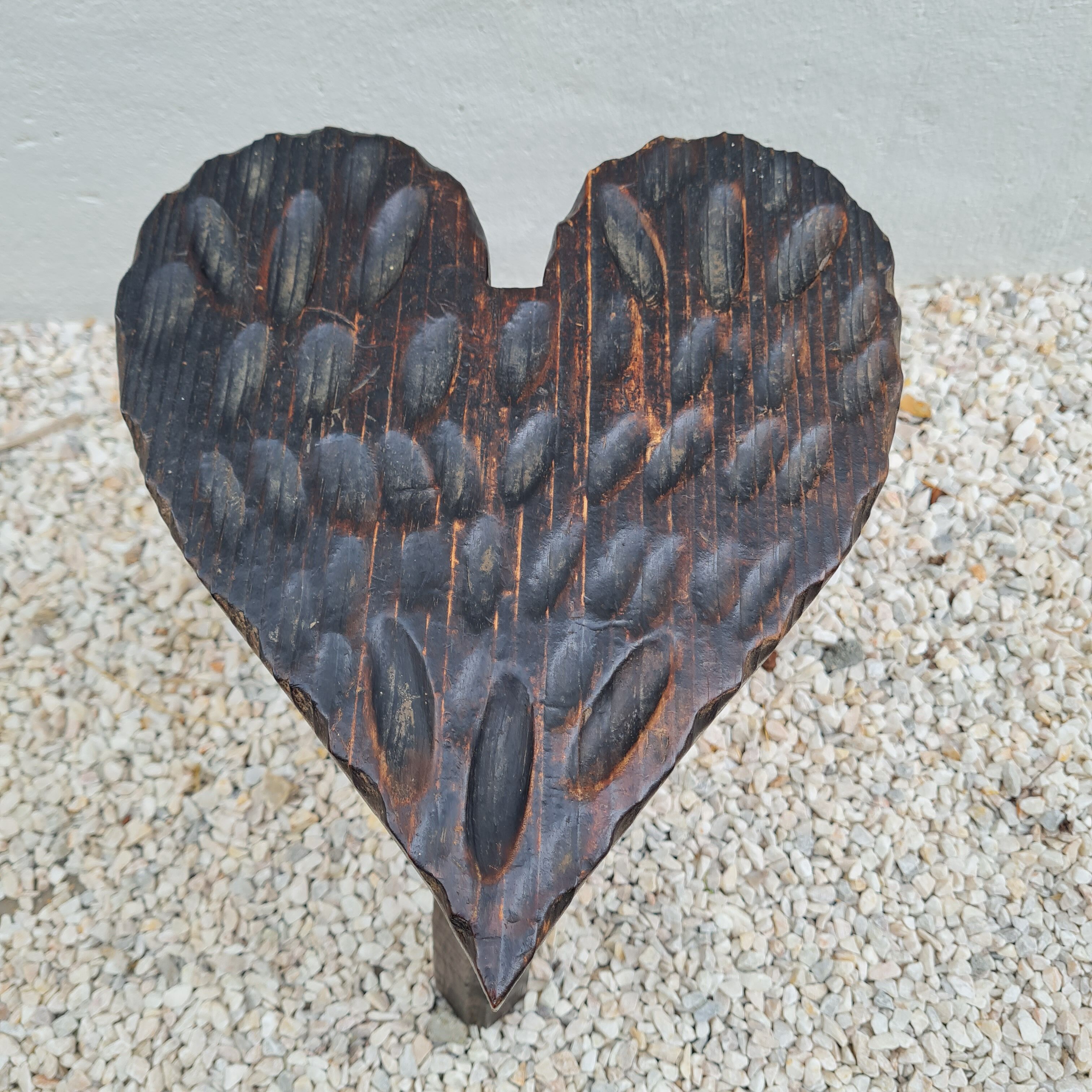 Heart tripod milking stool