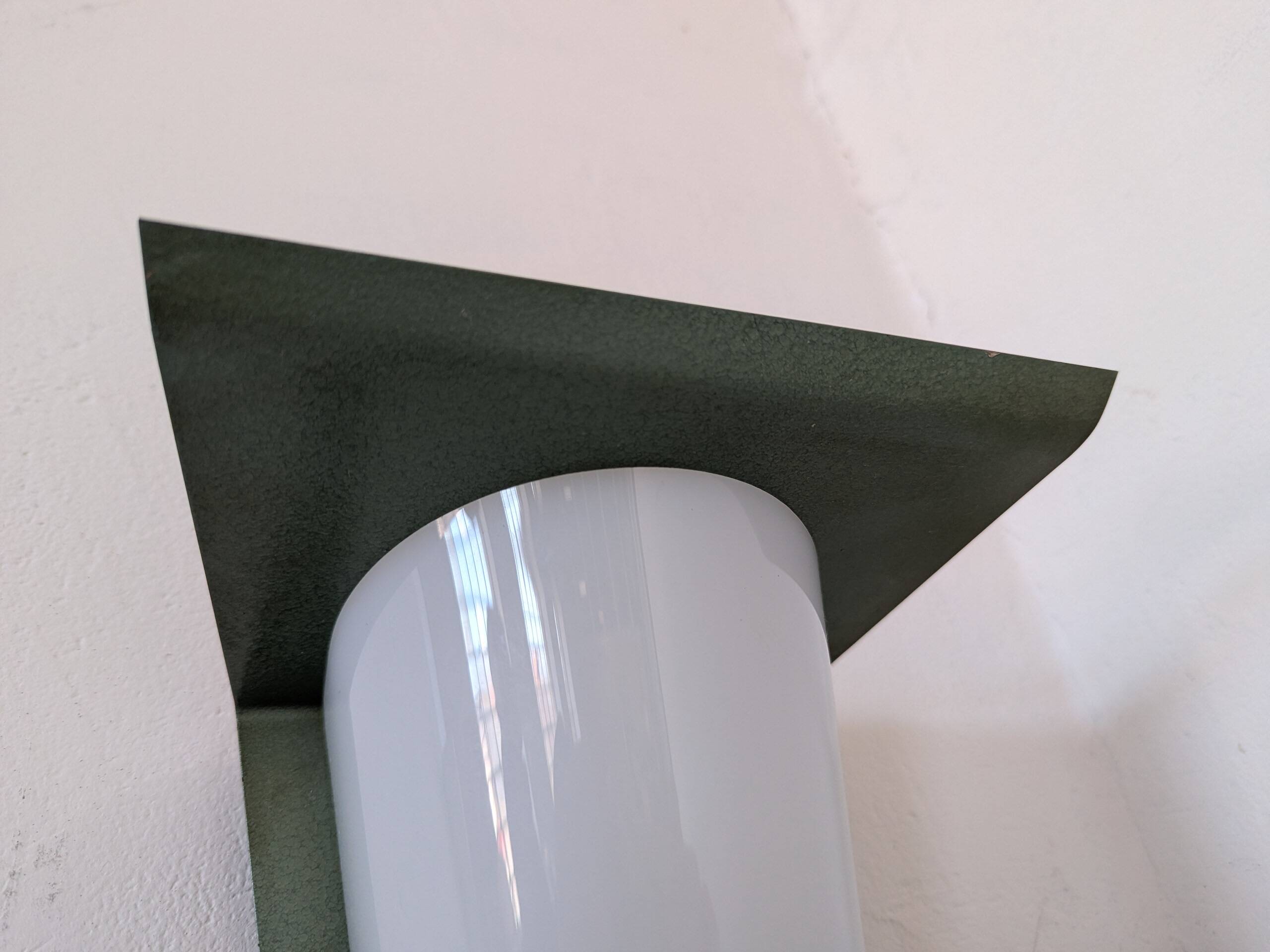 Pair of wall lights from the 50s/60s, metal and perspex.