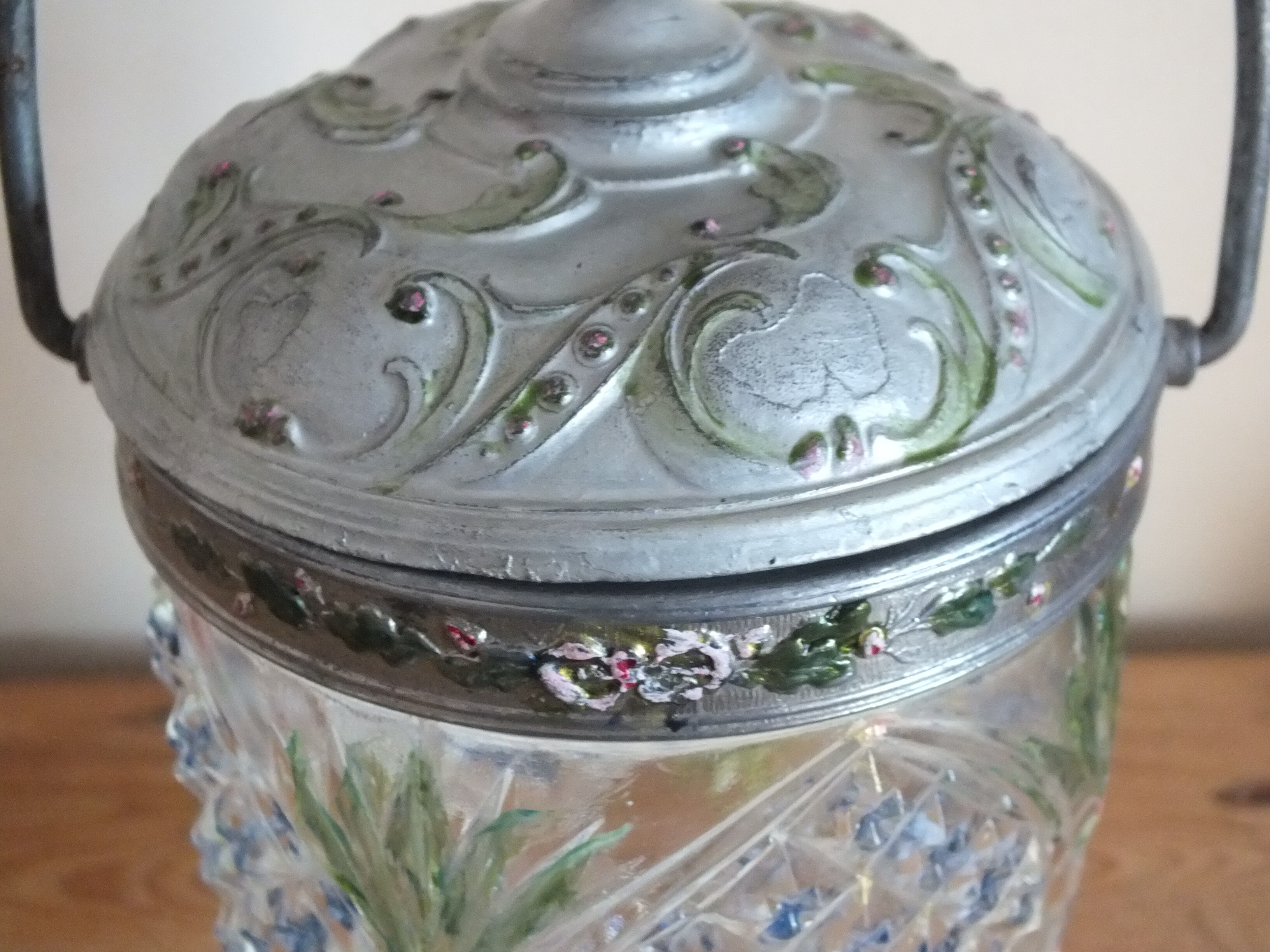 Antique Crystal Moulded Biscuit Bucket Painted Diamond Tips