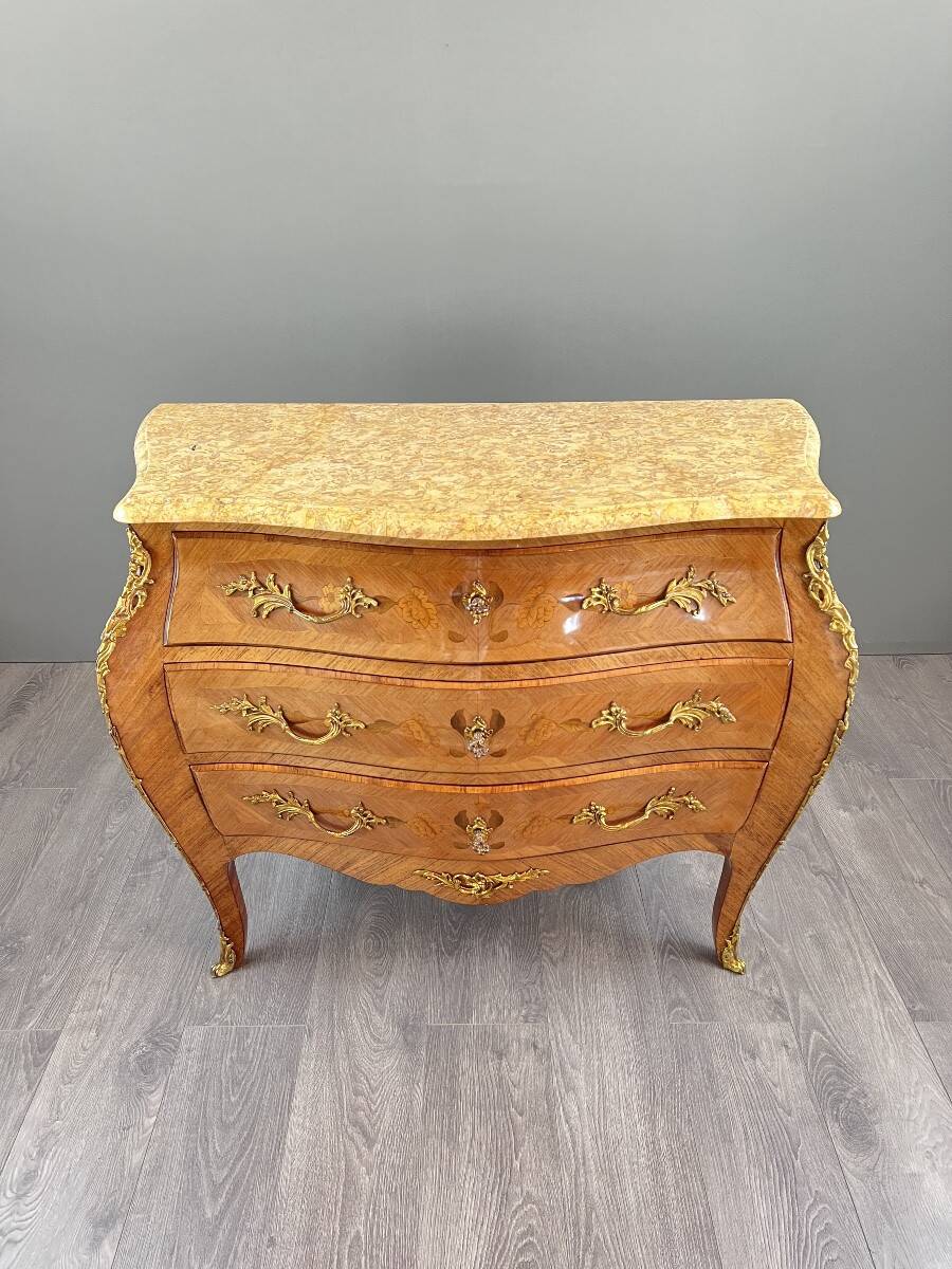 Louis XV chest of drawers stamped Marking P., late 19th century