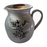 Pitcher in enamelled sandstone with ice reserve