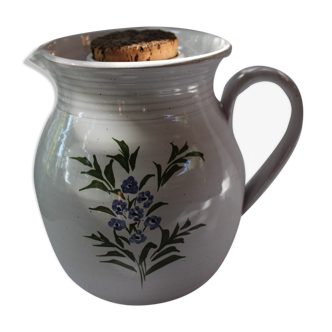 Pitcher in enamelled sandstone with ice reserve