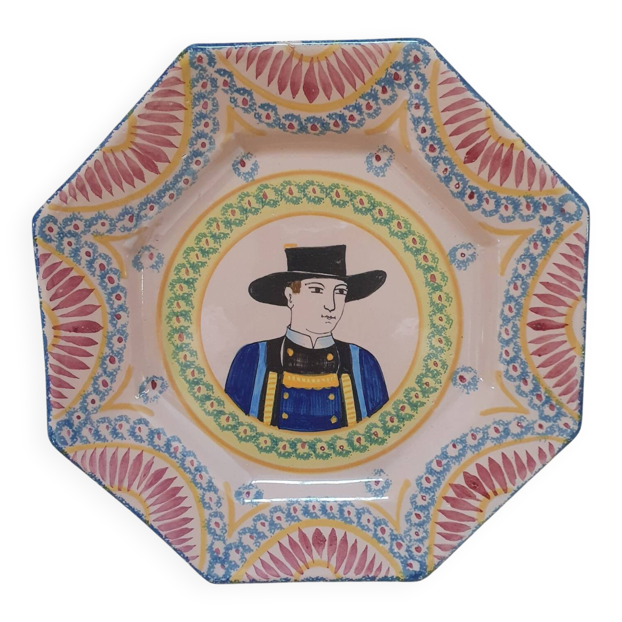 Plate on base Henriot Quimper