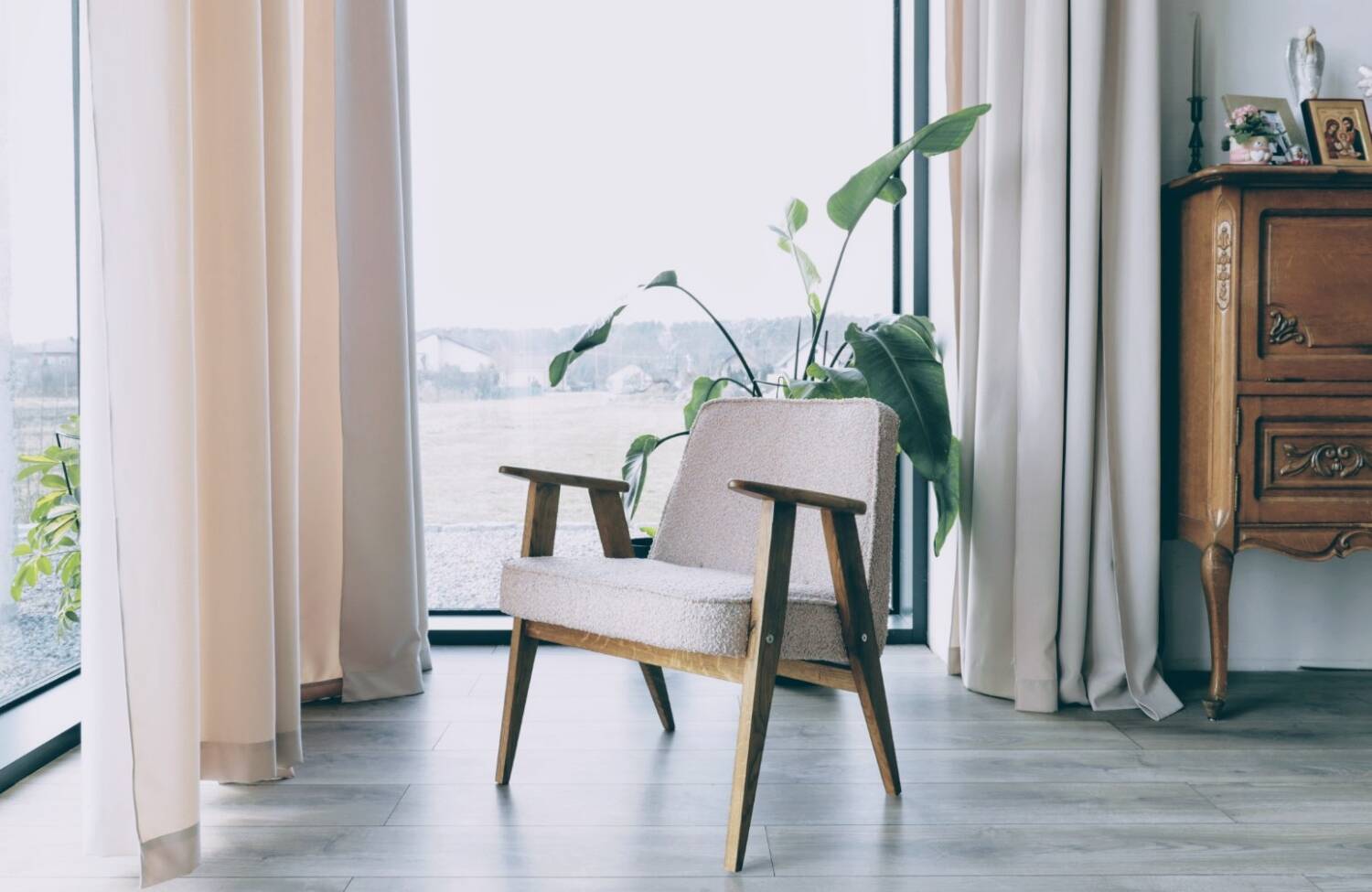 Vintage armchair in oak wood with powder pink boucle design by Chierowski.