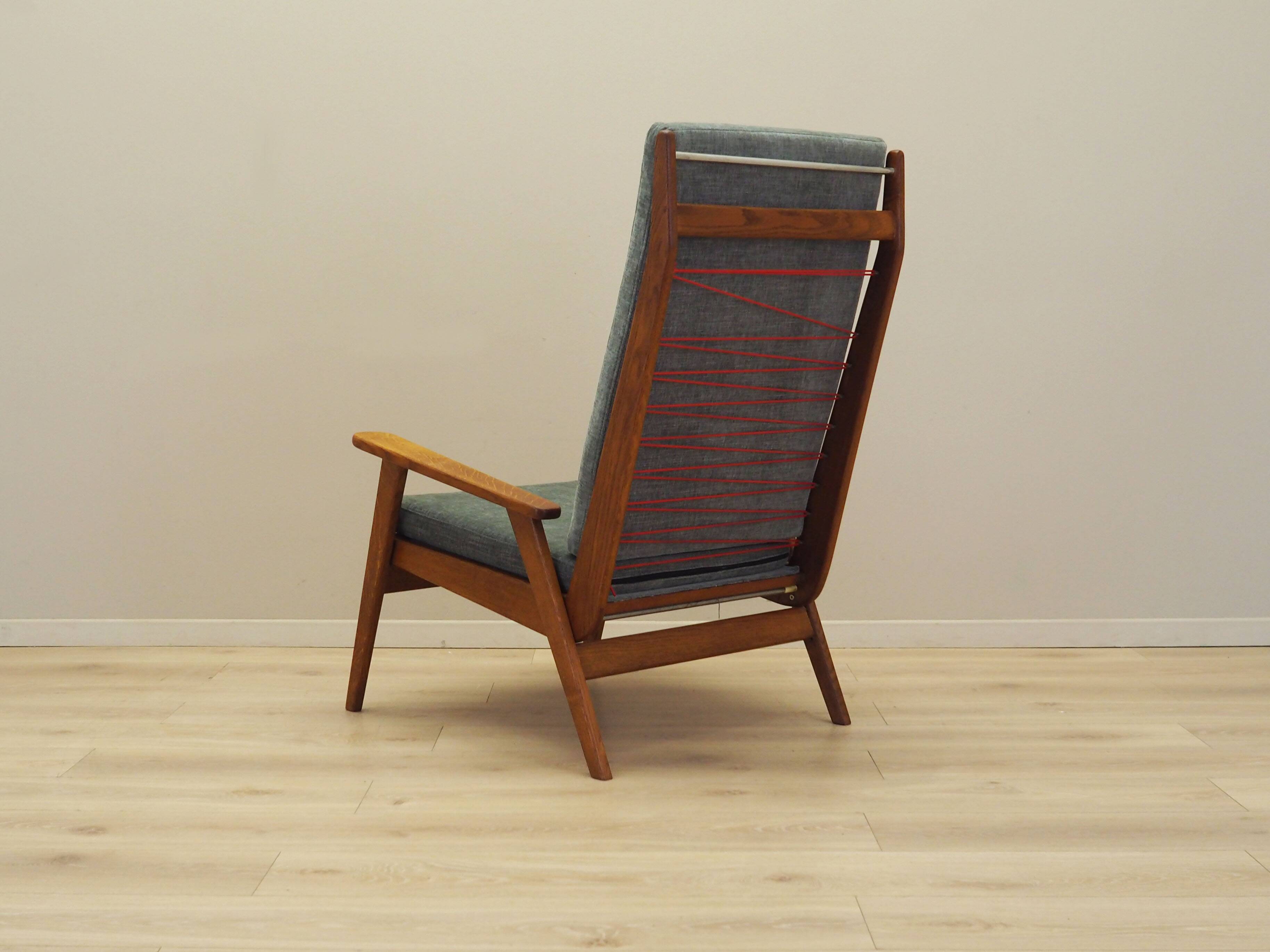 Fauteuil en chêne, design danois, années 1970, production : Danemark