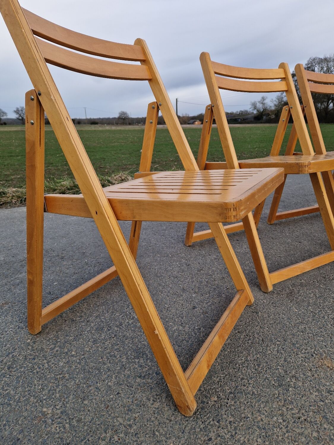 Set of 4 Folding Chairs in Wood and Plywood