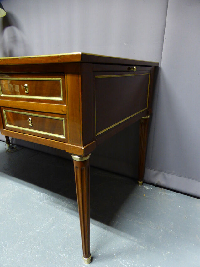 Louis XVI Bureau