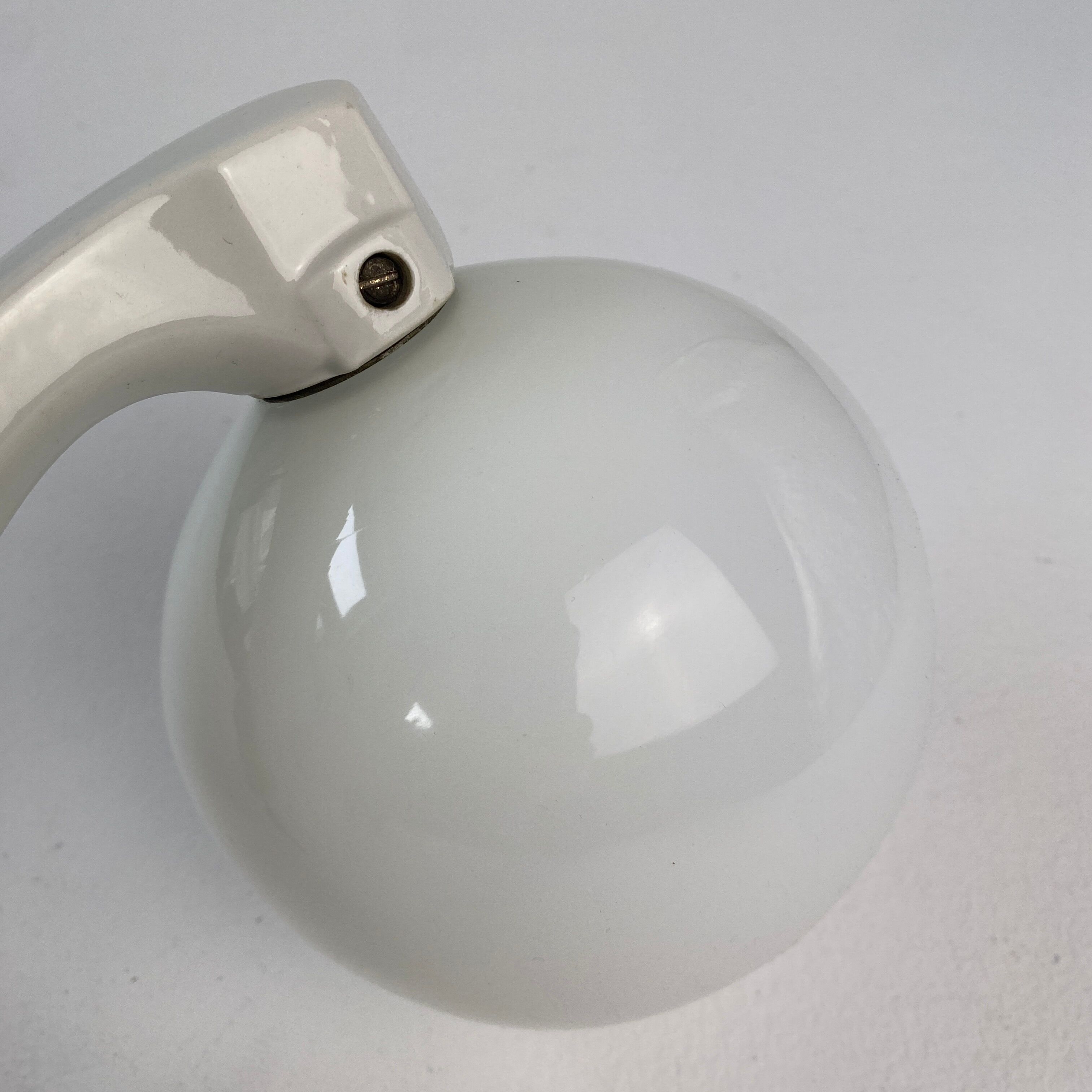 Ceramic and opaline sconce