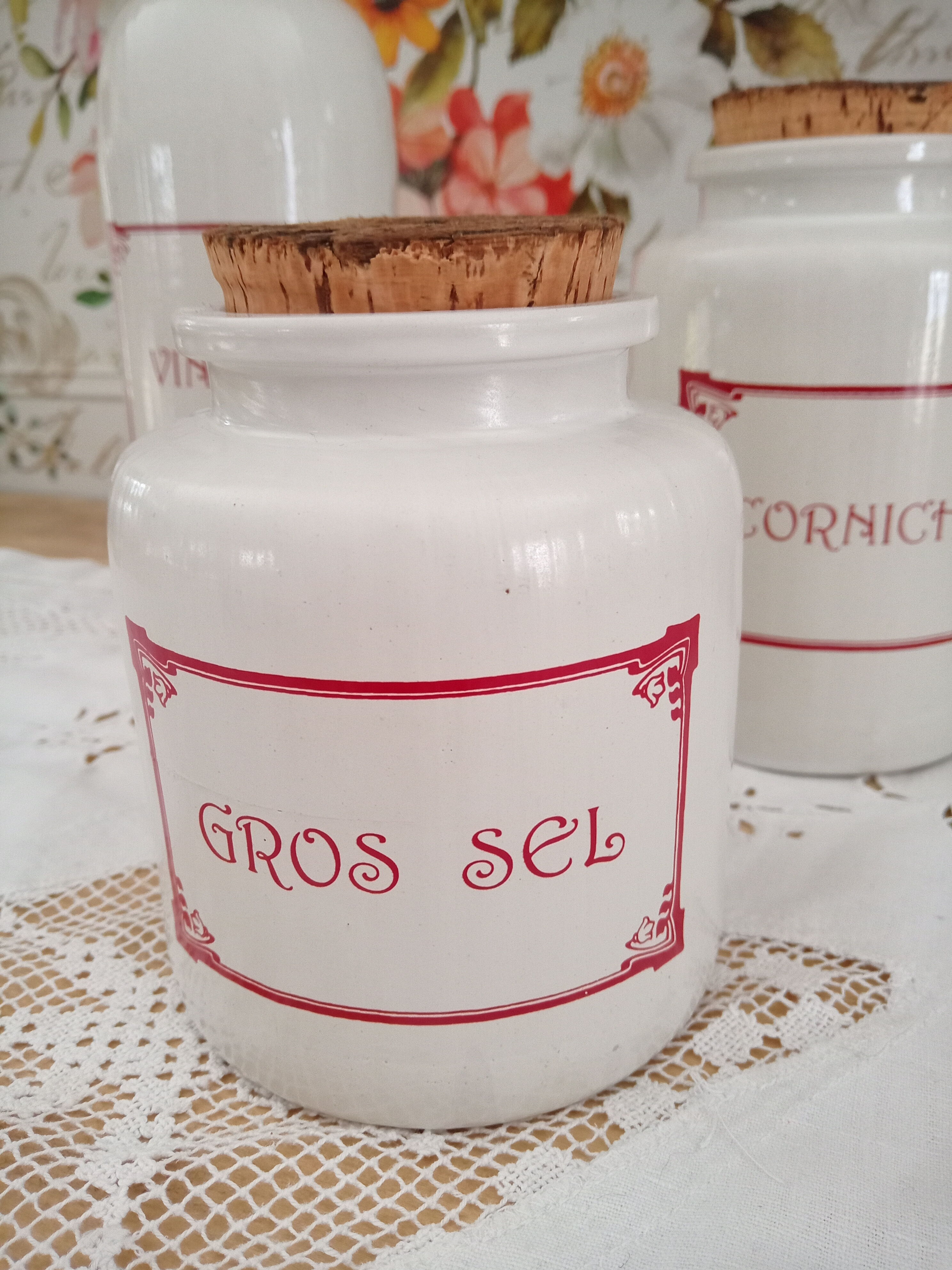 Kitchen sandstone set including a bottle and 2 cork jars