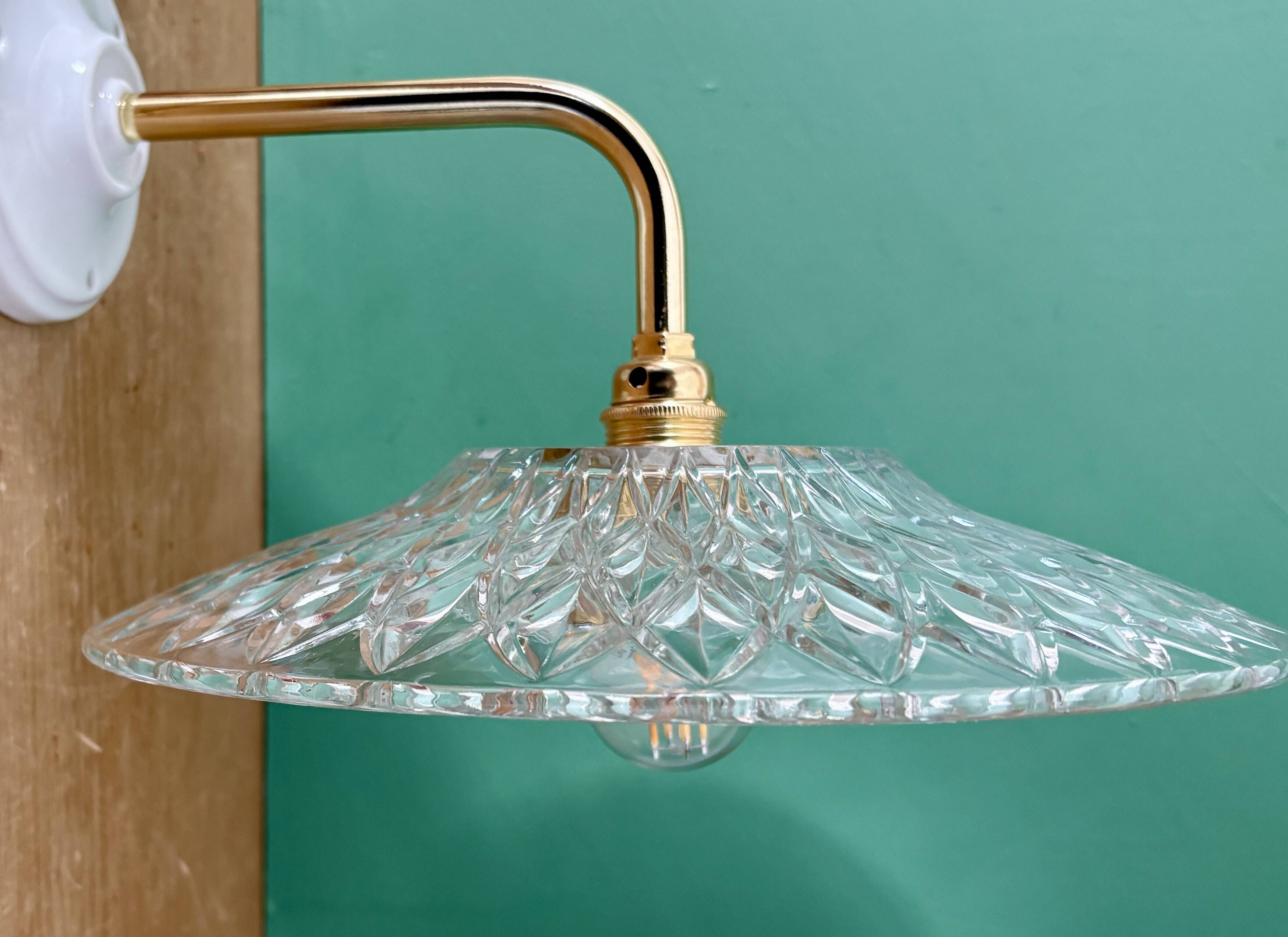 Coudé wall lamp with an old cut glass lampshade - tableware collection