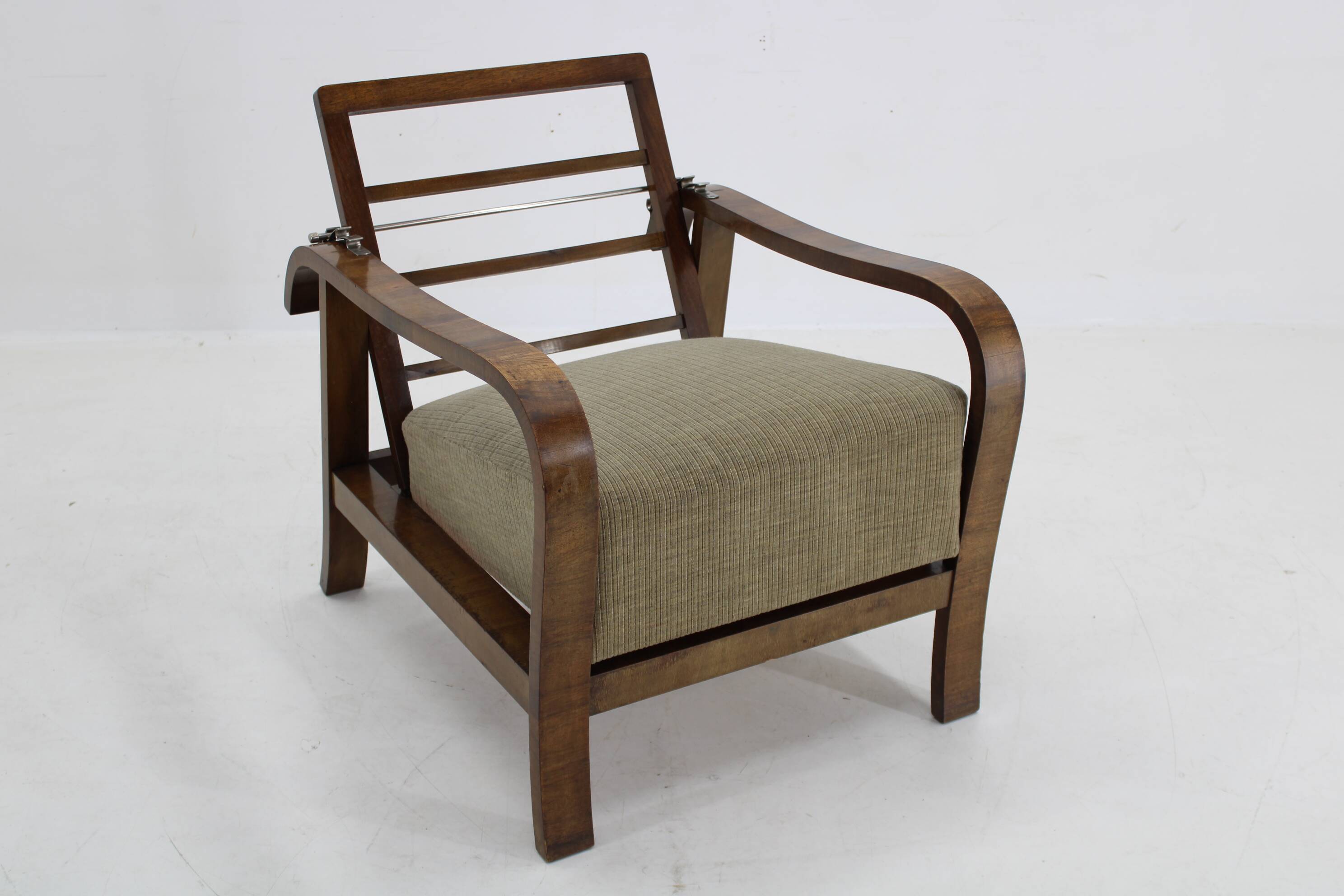 1930s Pair of Art Deco Armchairs in Walnut Finish, Czechoslovakia