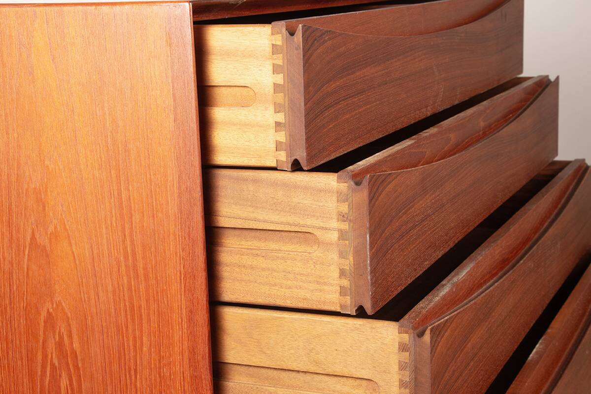 Danish teak chest of drawers, 4 drawers by Arne Vodder for Sibast 1960.