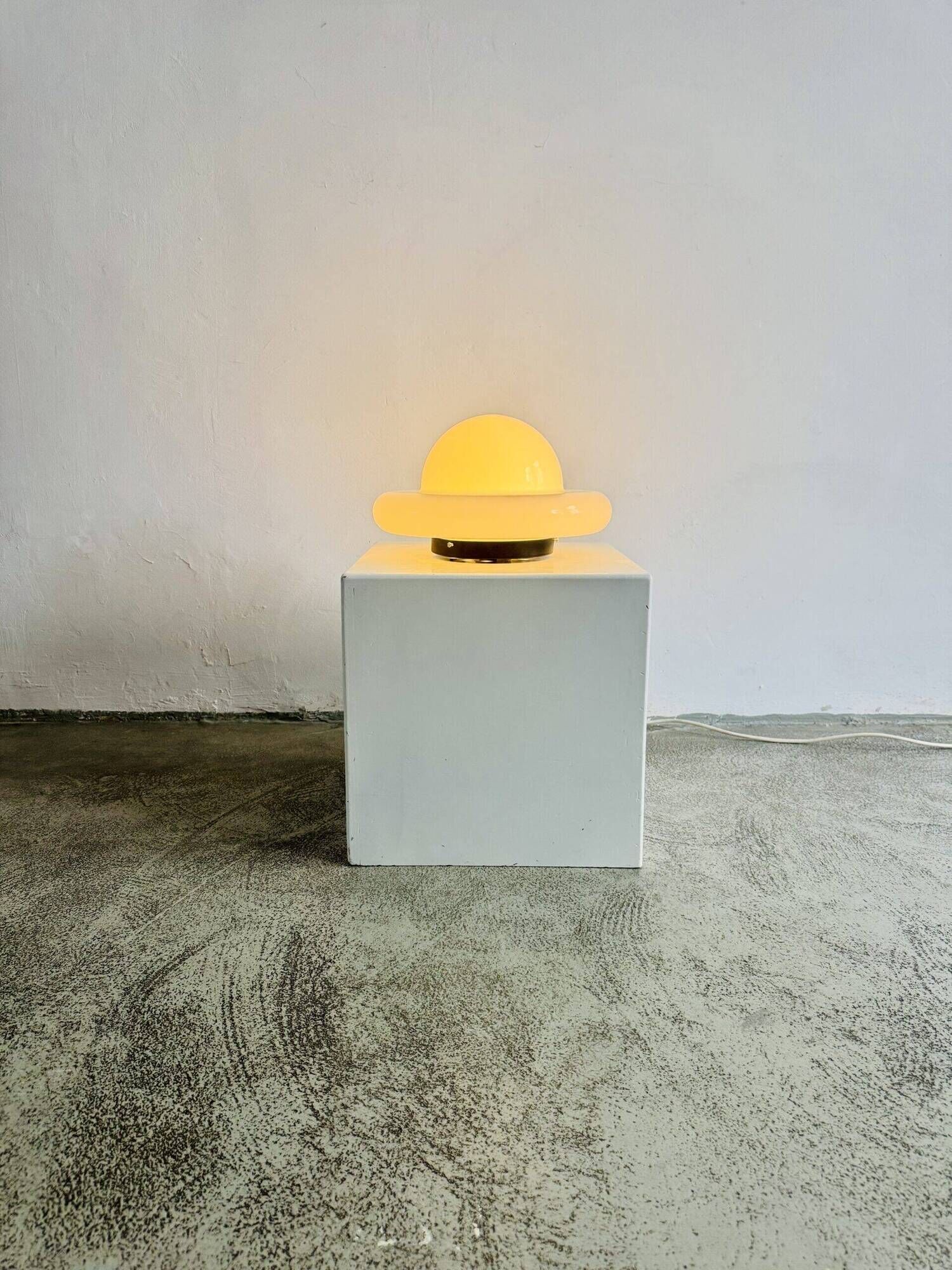 Sculptural Ufo Space Age Table Lamp In Opal Glass, Italy, 1970S