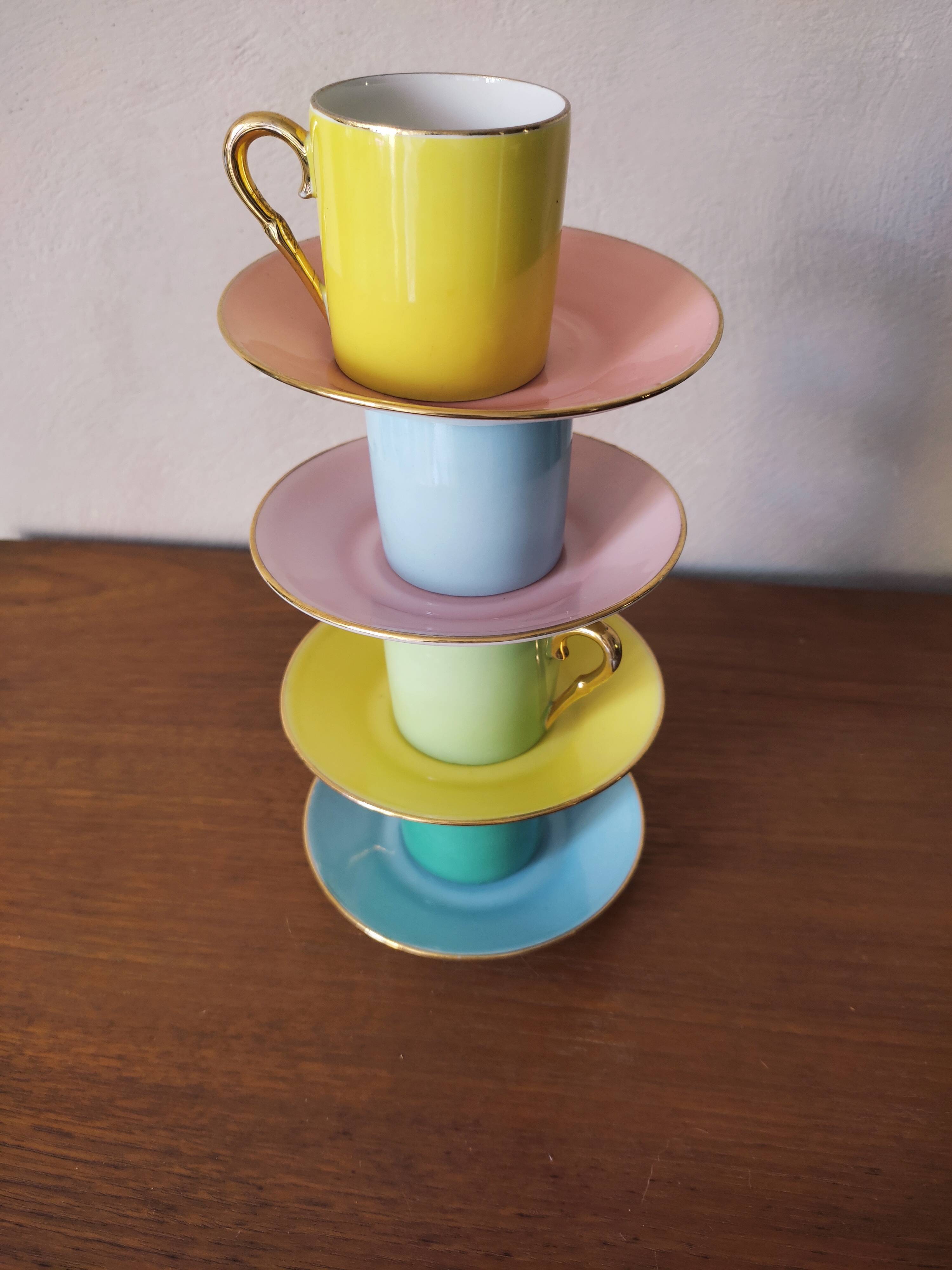 4 multicolored espresso cups