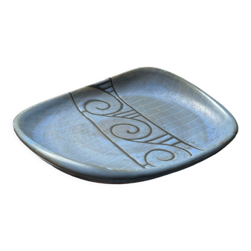 Empty vintage pocket in glazed ceramic