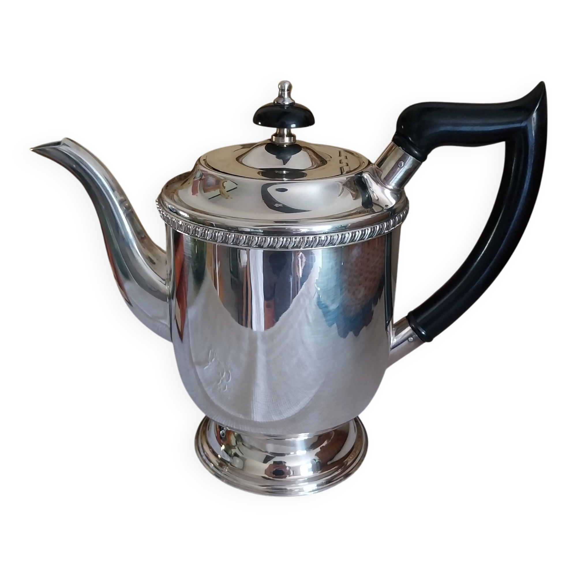 Old English coffee pot in silver-plated metal and Bakelite.
