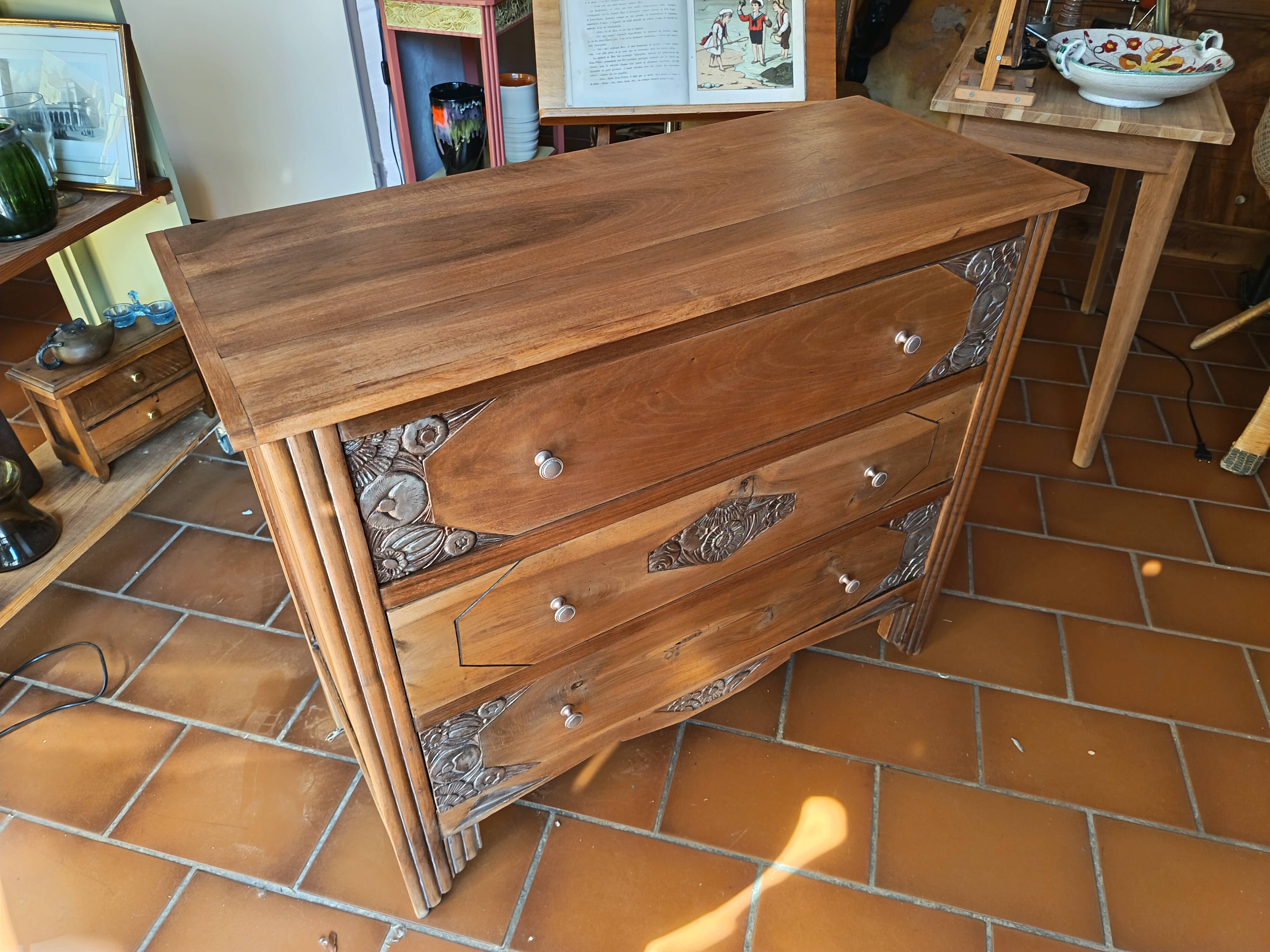Art Deco chest of drawers