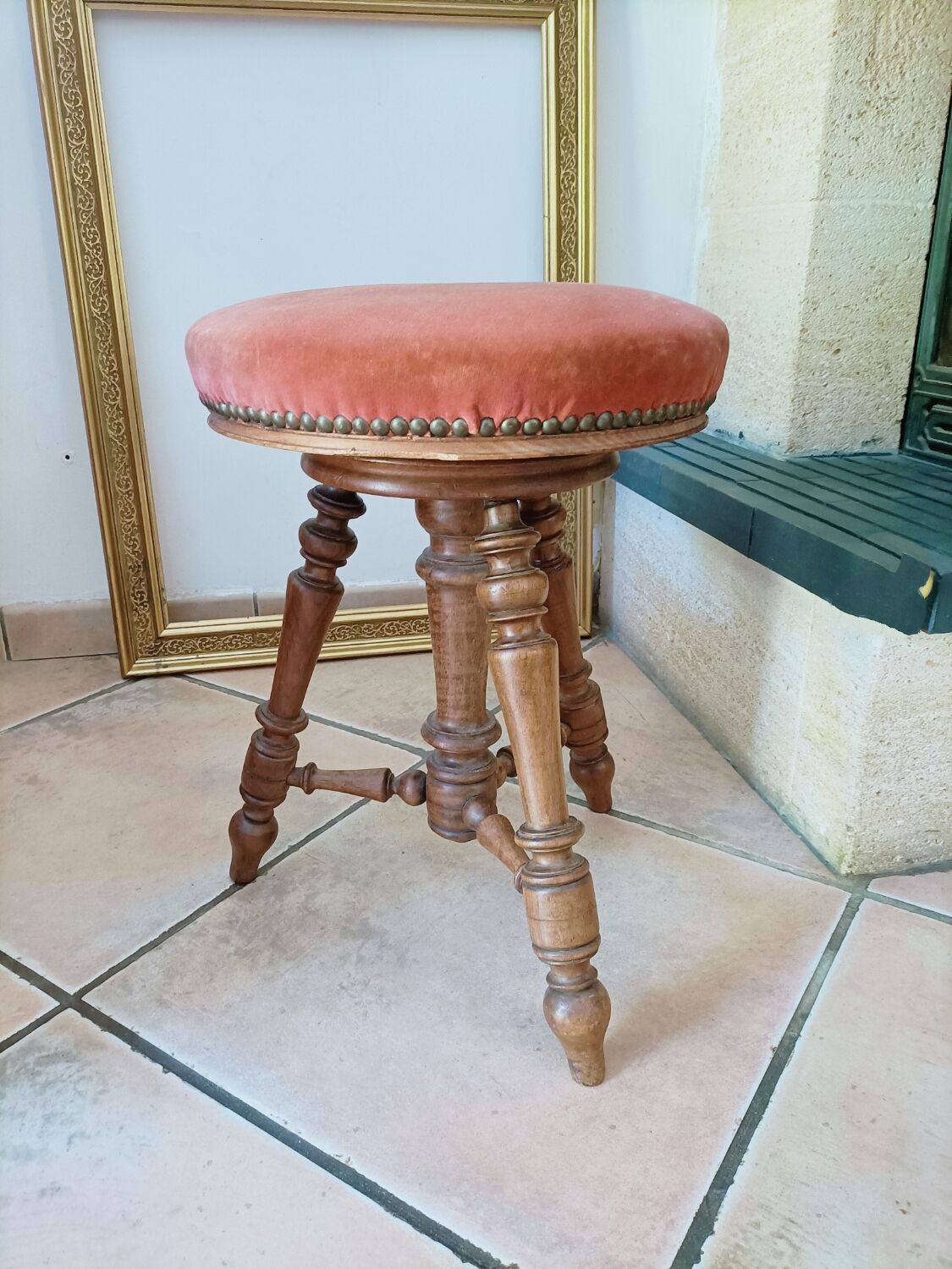 Piano stool