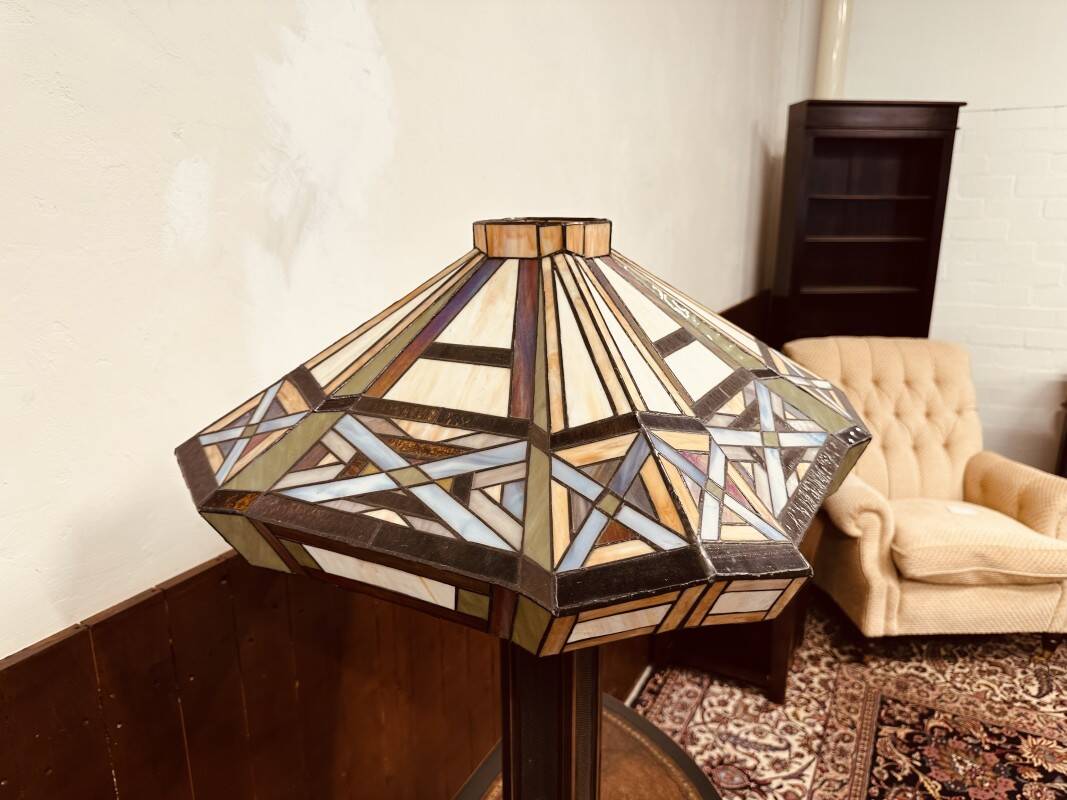 English Tiffany Table Lamp
