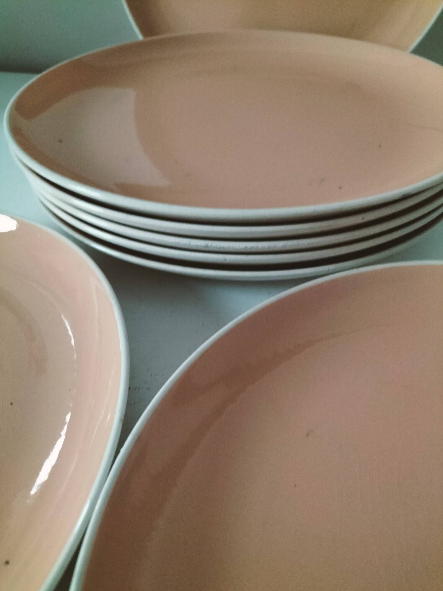 Set of 8 Villeroy & Boch Saar pattern plates, powder pink, 1950s