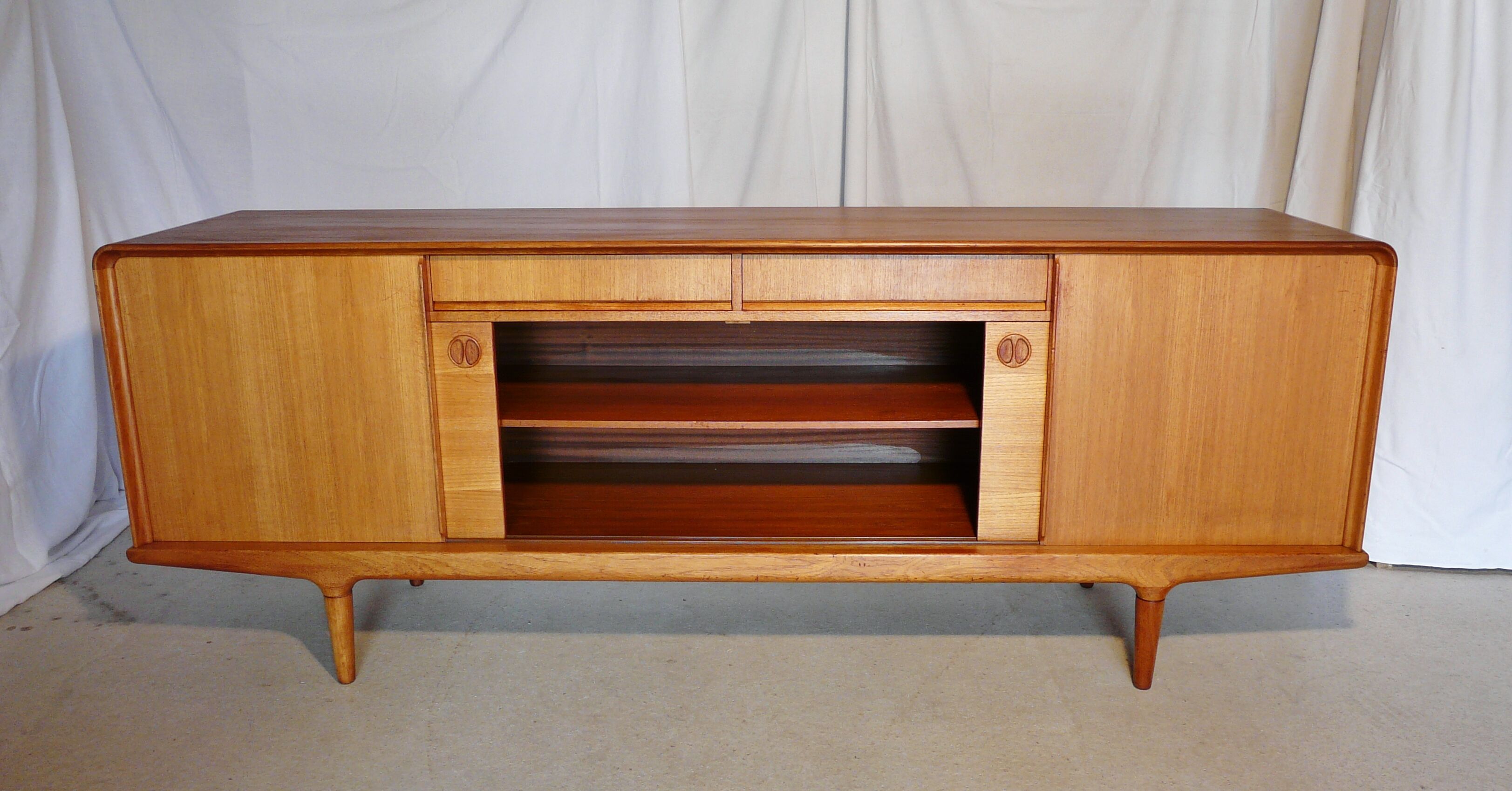 Clausen's Scandinavian teak line - sound