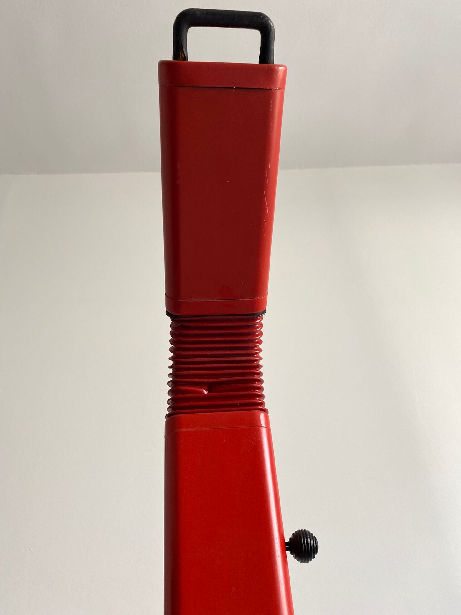 Floor lamp design 80s halogen in red metal, made in Belgium