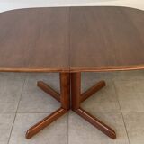 Table extensible danoise ovale en teck, années 60