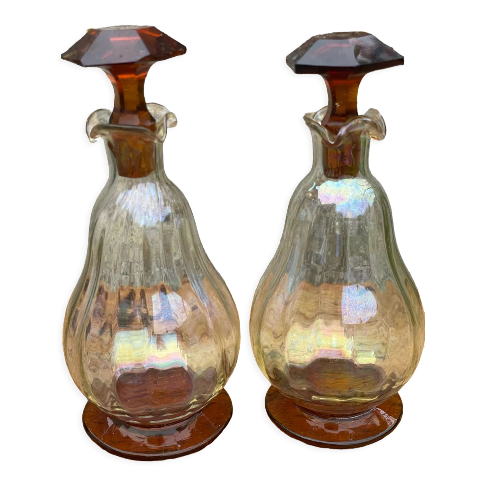 2 carafes cap and vintage amber base