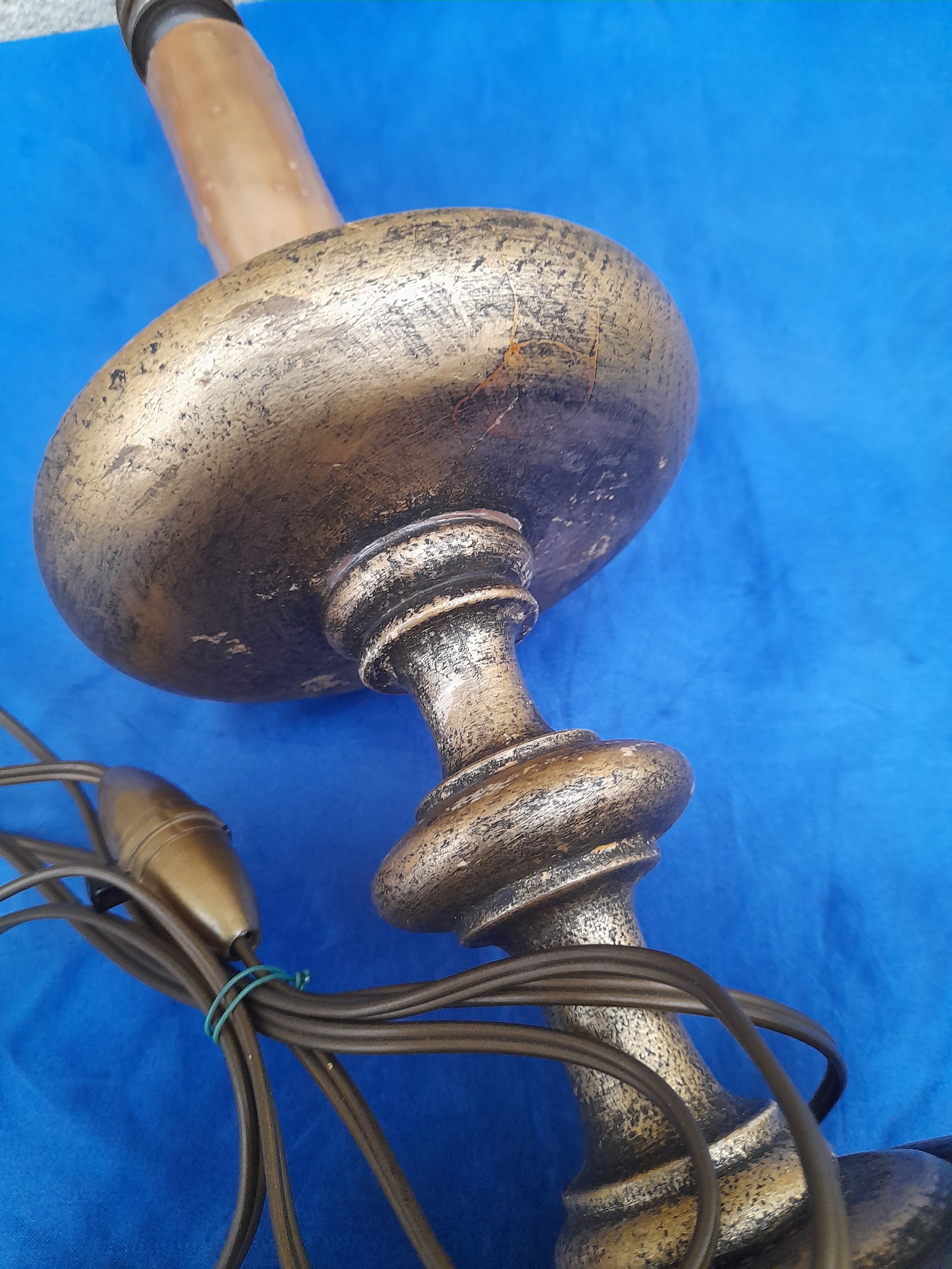 Lamp foot in turned wooden gilded H 34.5 cm
