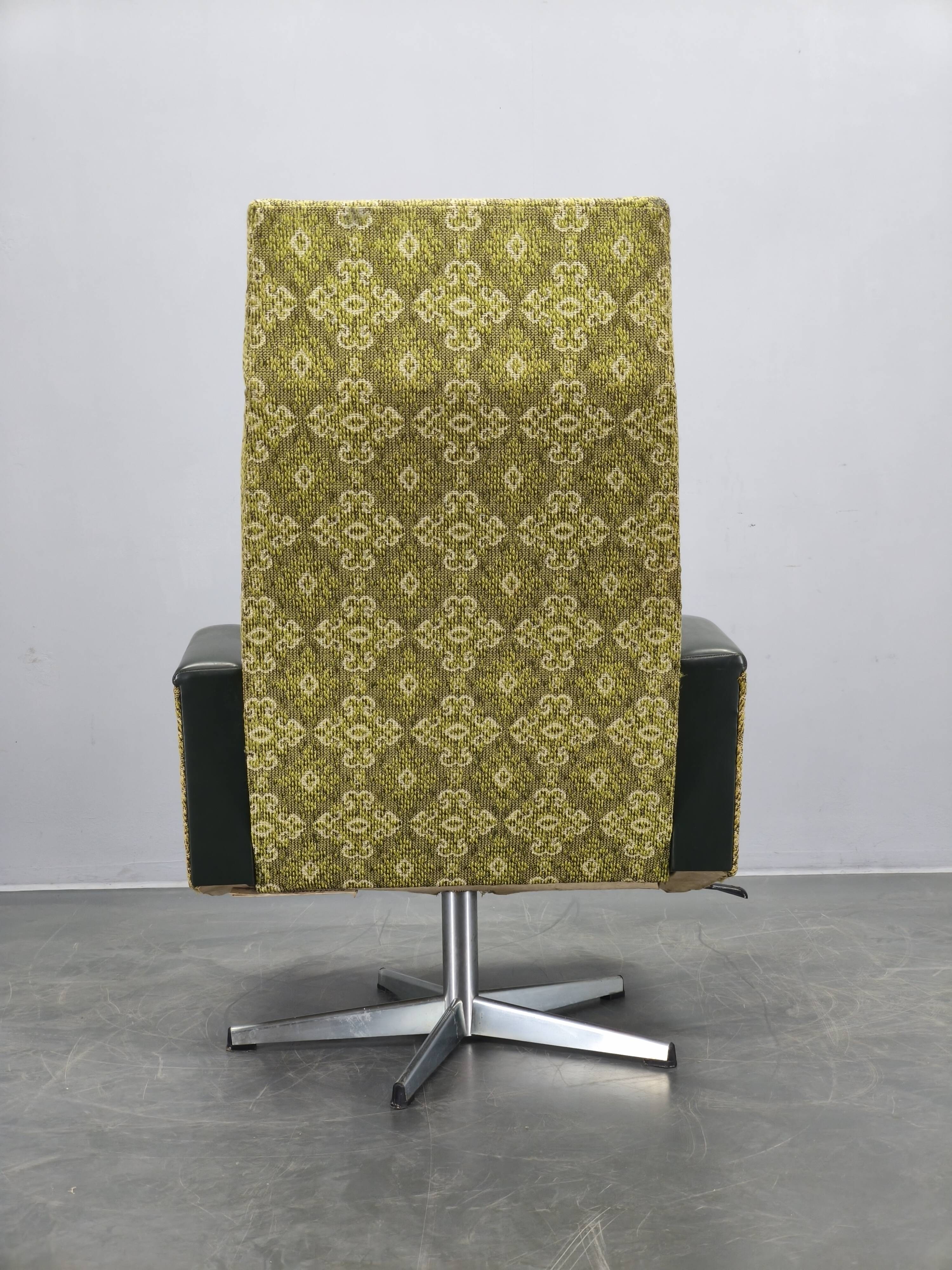 Czechoslovak Mid-Century Reclining Armchair, 1970s