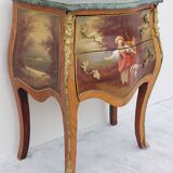 Louis XV curved chest of drawers in Martin varnished marquetry