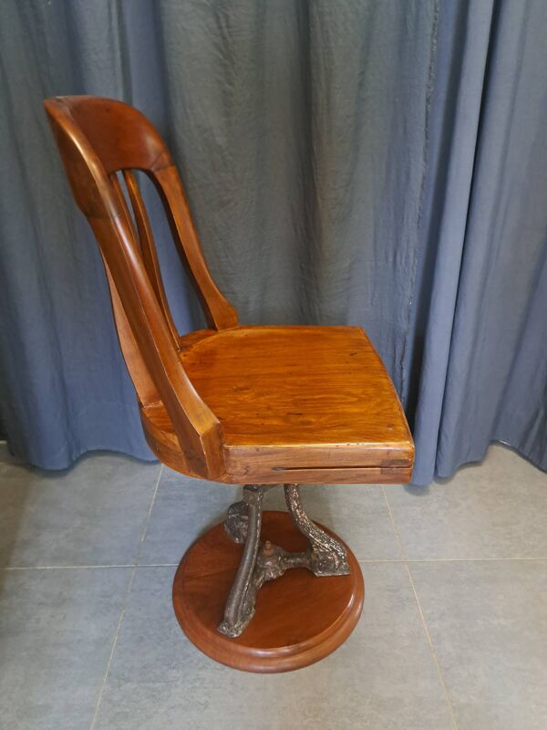 Chaise américaine pivotante en noyer et fonte