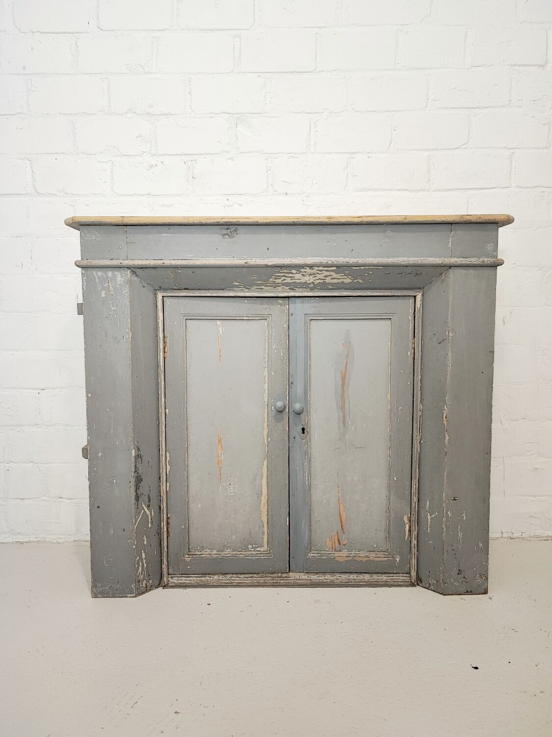 Storage cabinet
