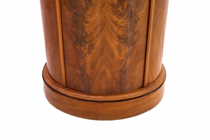 Intéressante commode Biedermeier, Europe du Nord, vers 1860.