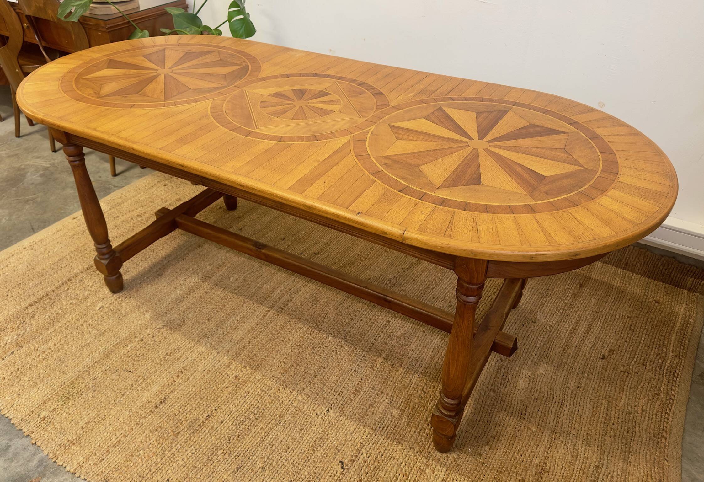 Large marquetry wooden dining table – Top with rosette decoration