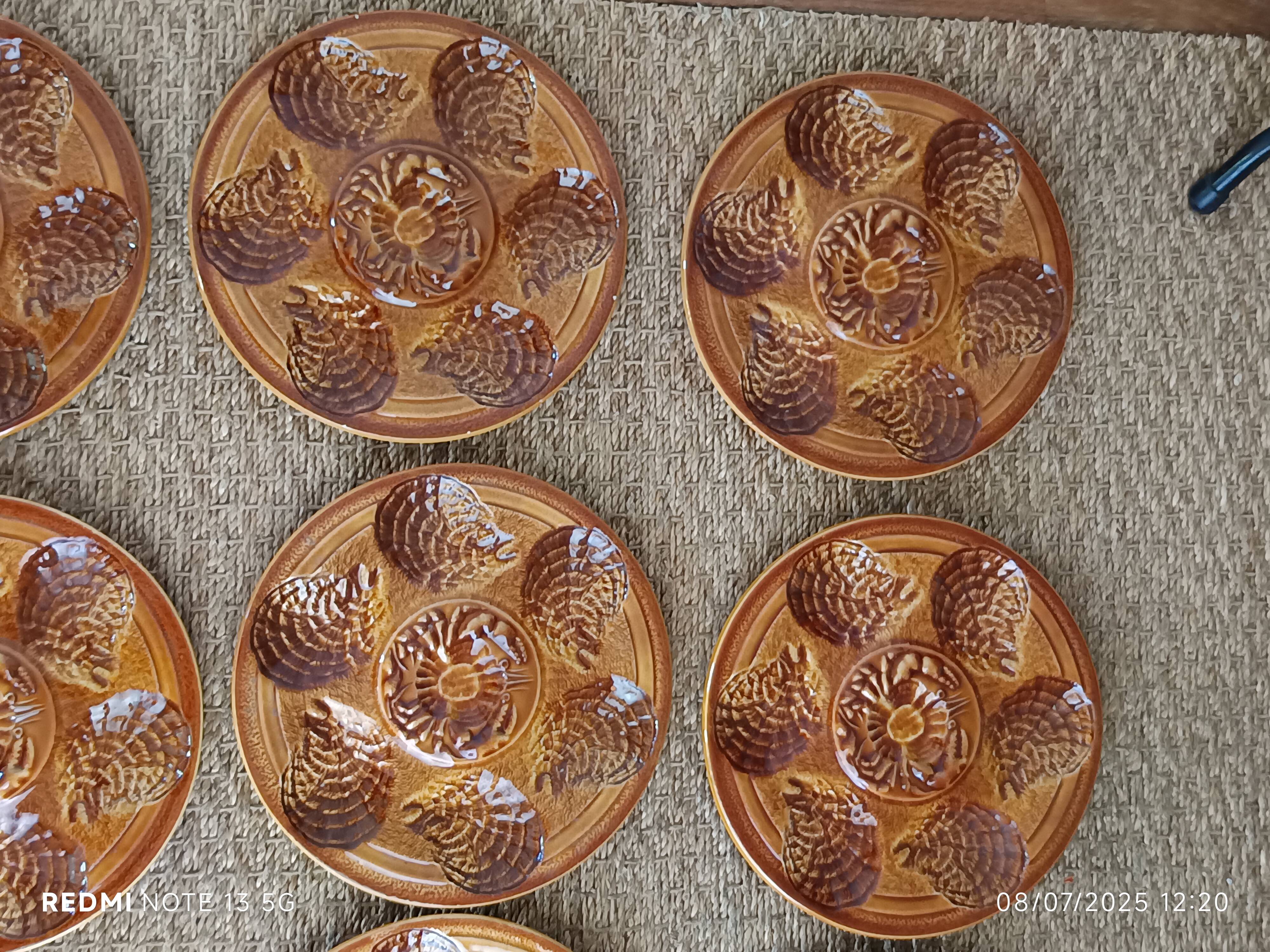 12 vintage oyster plates Ateliers d’Art du Reverney France barbotine