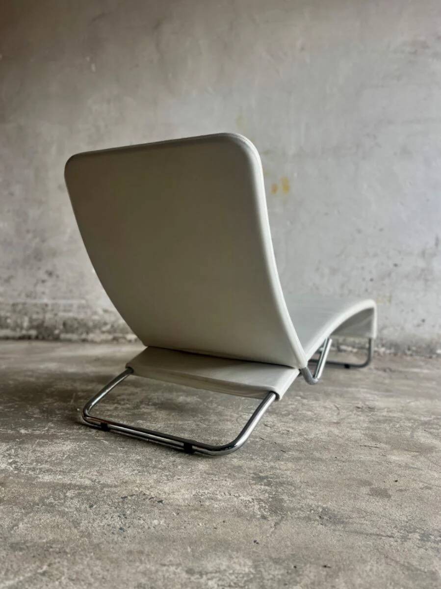 White leather Tuoli lounge chair by Antti Nurmesniemi for Cassina (1970) — chrome frame
