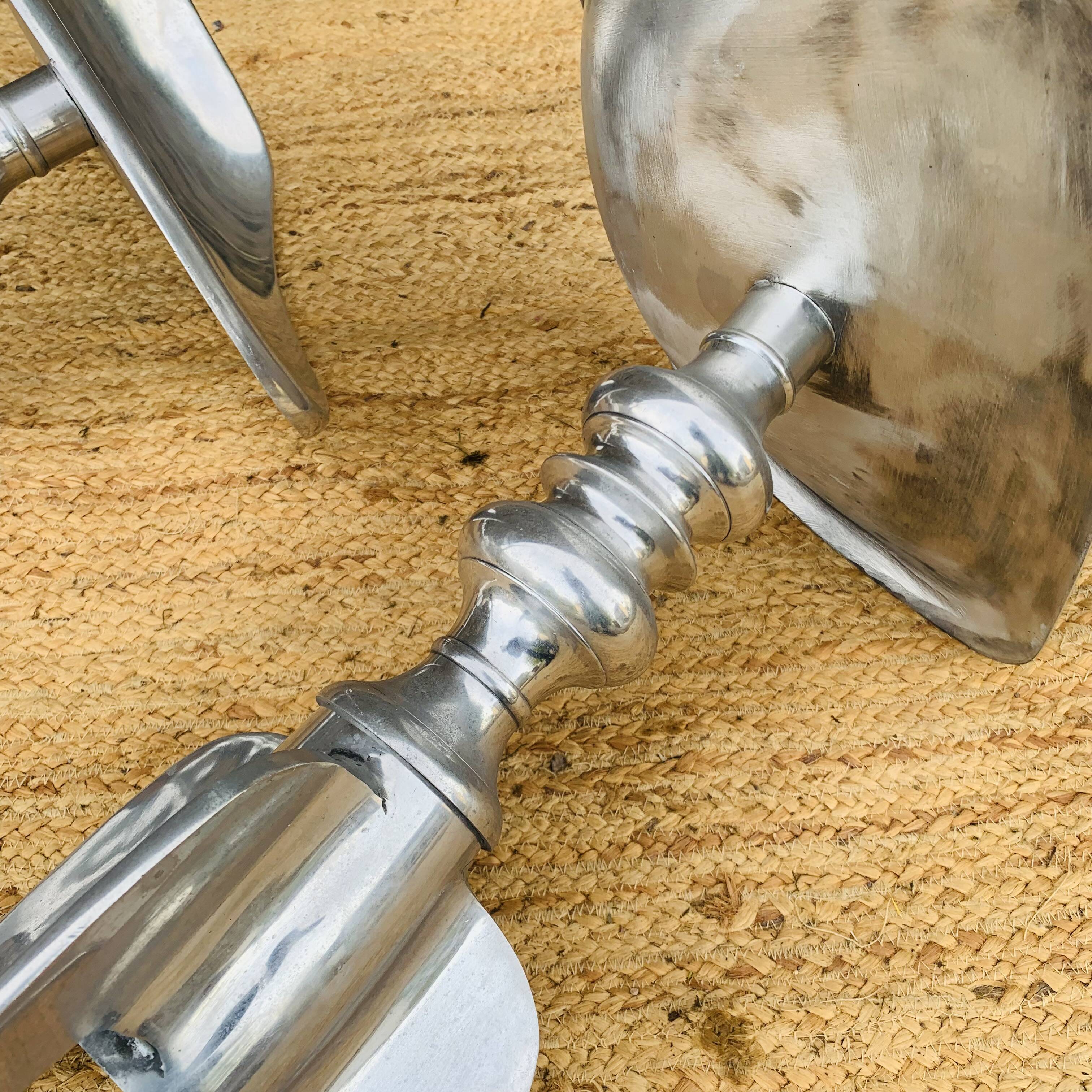 Paire de tabourets en aluminium