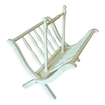 Folding magazine rack in vintage white wood