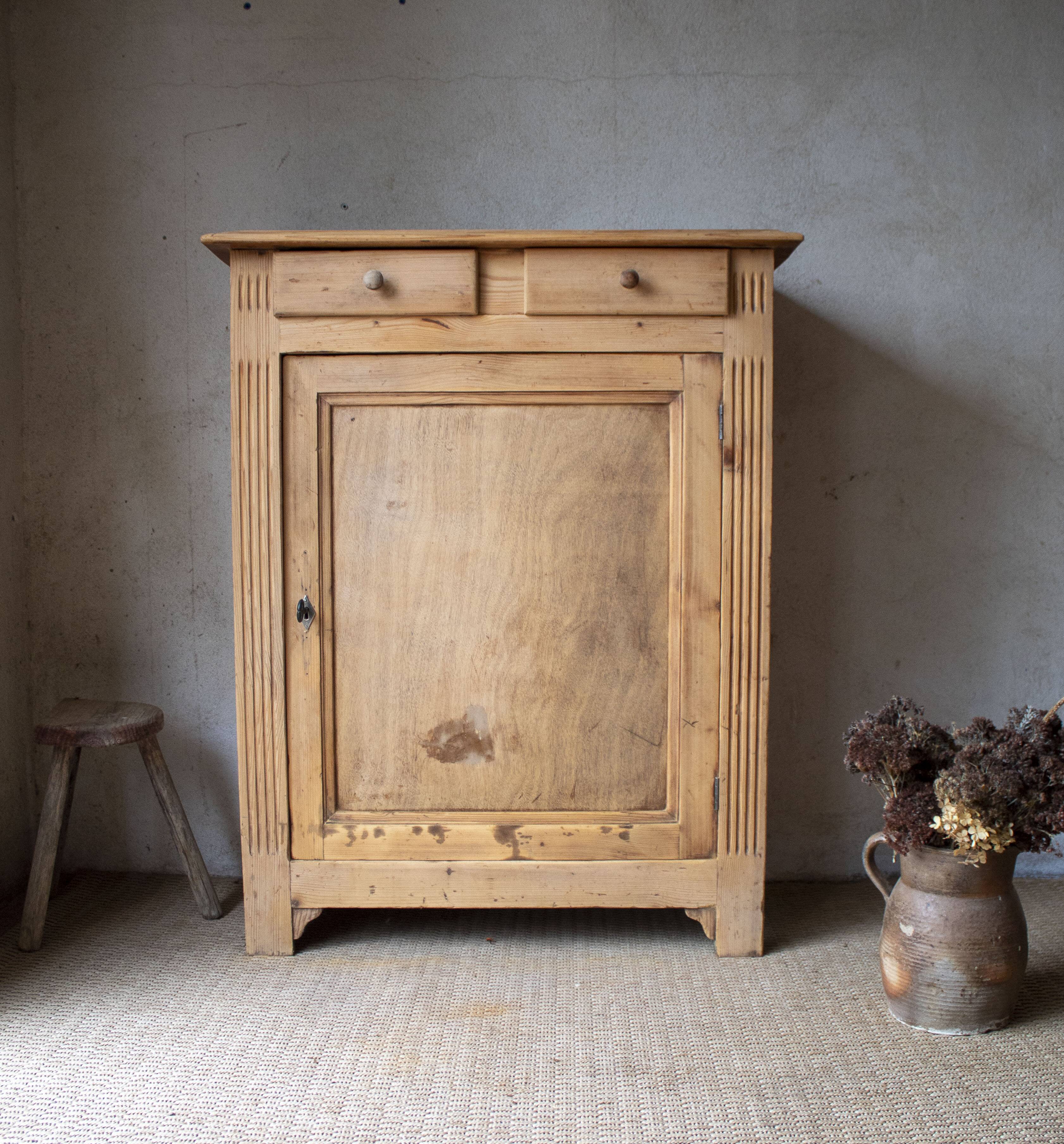 Parisian low buffet confectionery