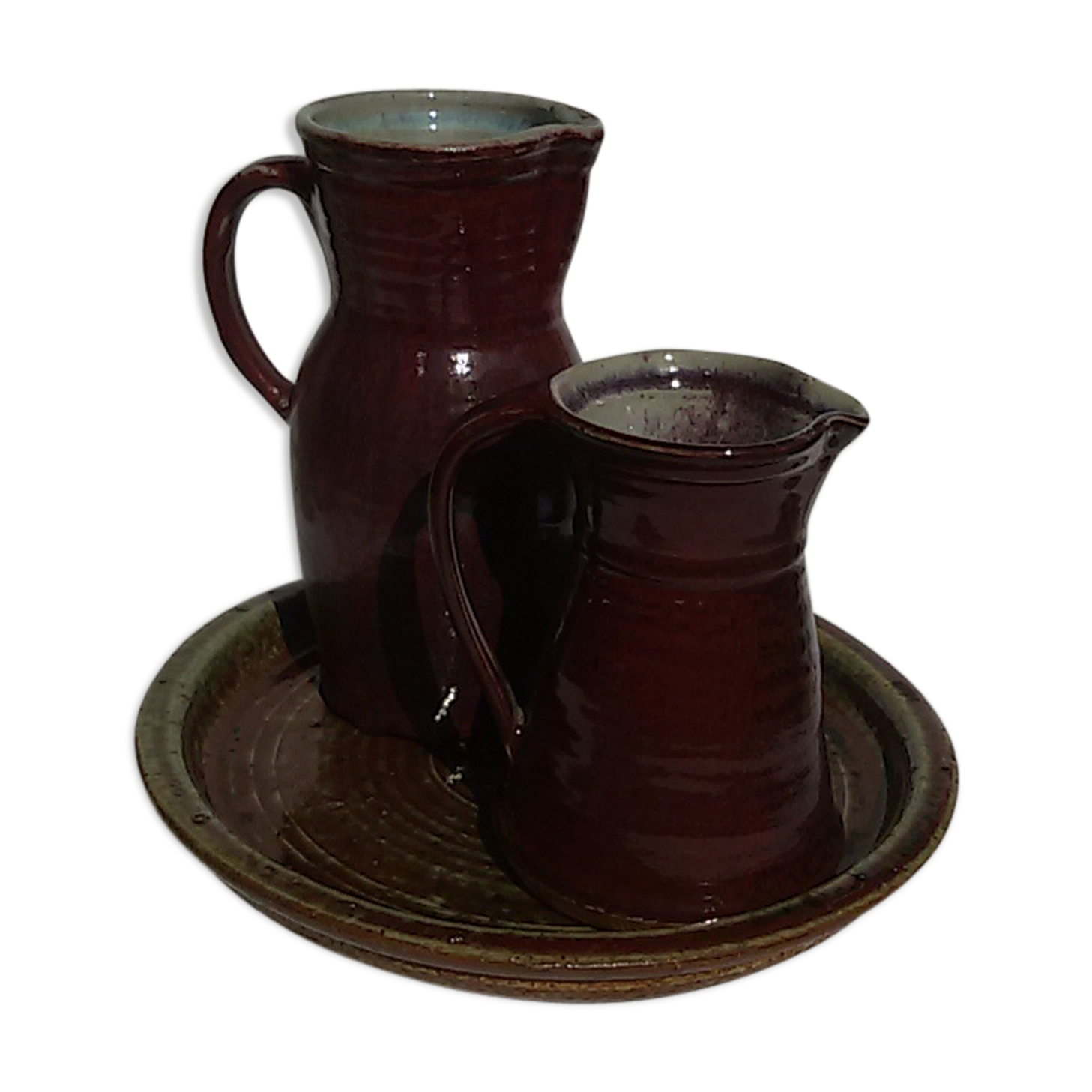 Set plate and pitchers in sandstone enamelled Boult