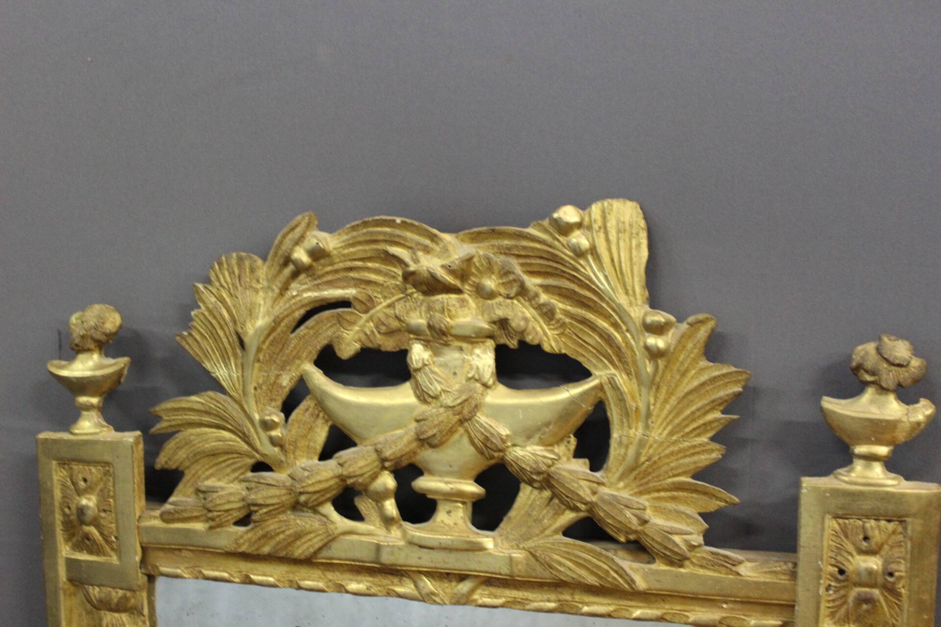 Miroir Louis XVI en bois doré XVIII siècle