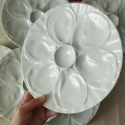 Set of 6 oyster plates in porcelain by Pillivuyt.