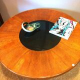 Round scandinavian coffee table