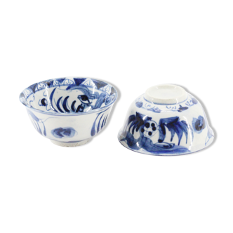 2 blue ceramic bowls