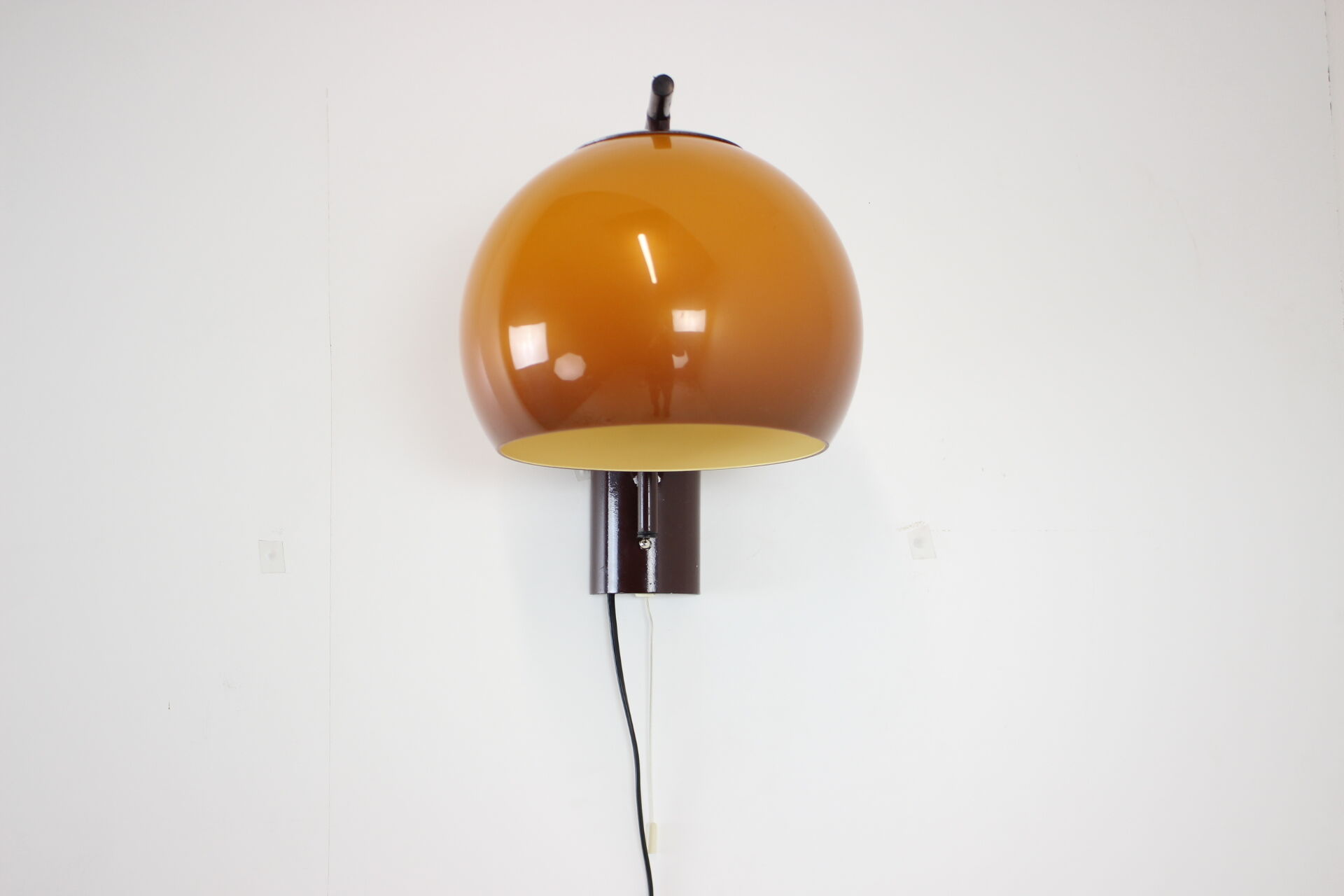 Mid-century wall lamp, 1970s
