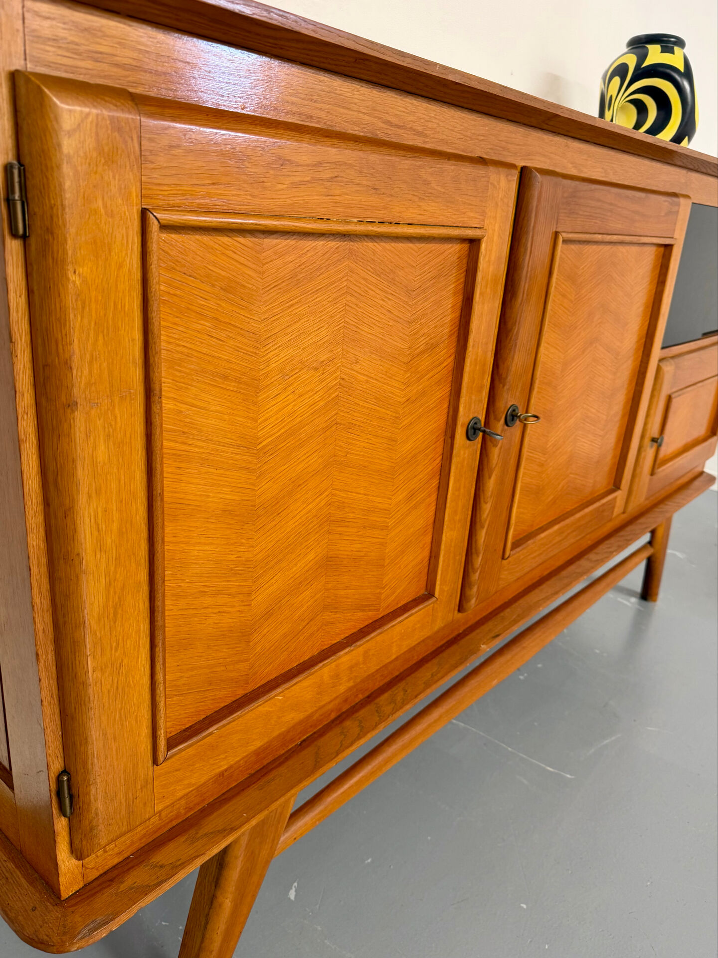 Vintage French modernist sideboard in oak, 1950s design.