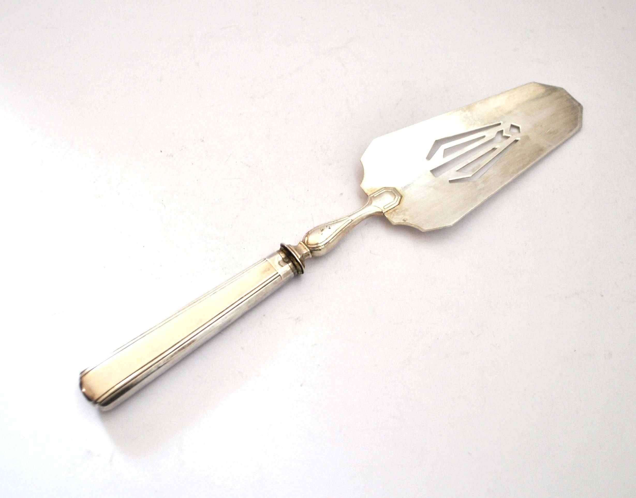 Pelle à tarte art deco en métal argenté ajouré - orfèvre armand frenais 1910-1920
