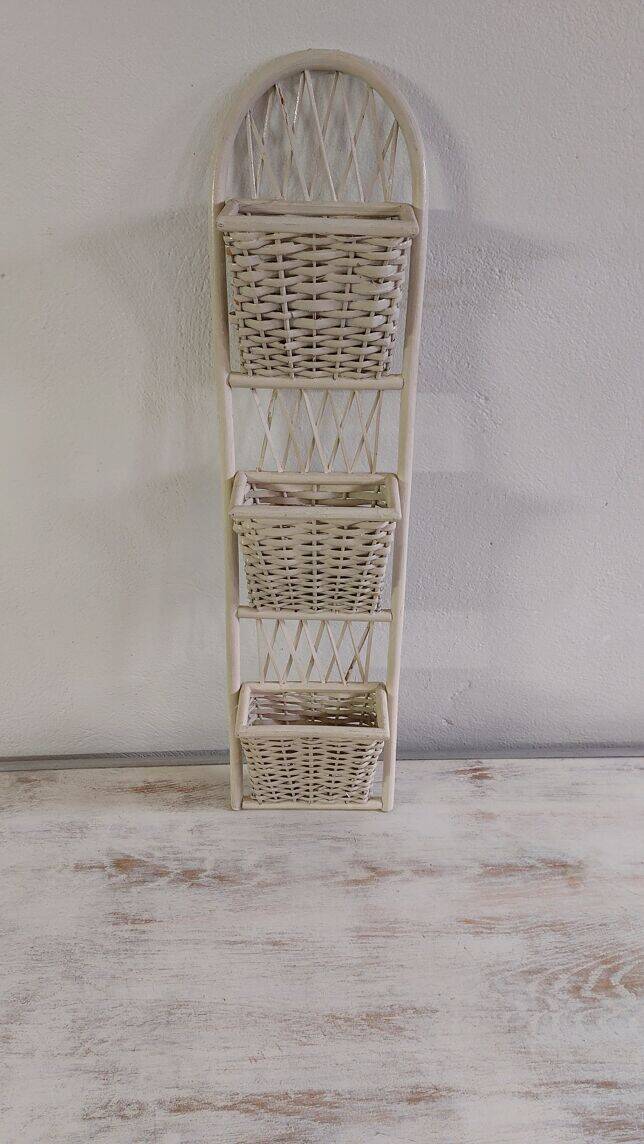 Porte courrier mural