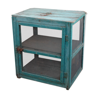 Old wooden eating guard (h 48cm)